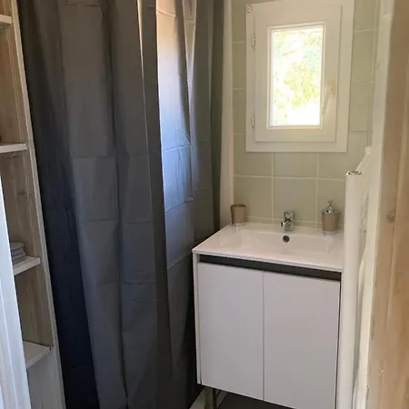 La Petite Maison Dans Le Maquis